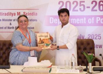 Scindia pushes India Post for “Grassroots Growth,” aims for 30% boost