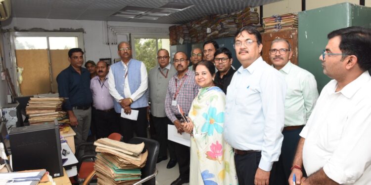 Legislative Dept transfers 100-year-old records to National Archives